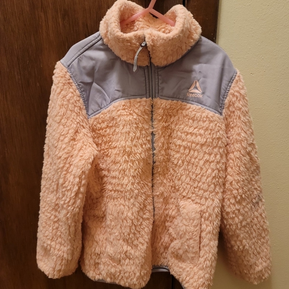 Girls Fuzzy Reebok Zip-up Size (S)6/7